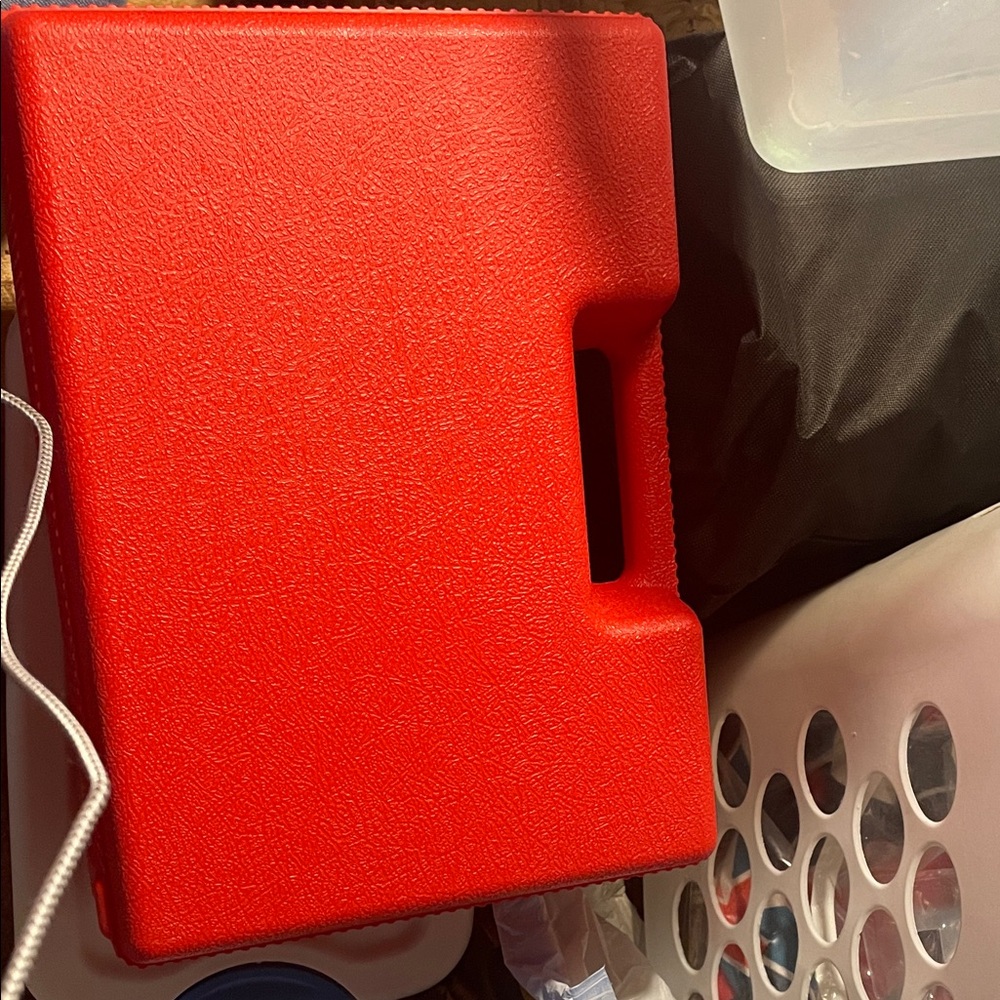 K'NEX Red Storage Case - Picture 2 of 3